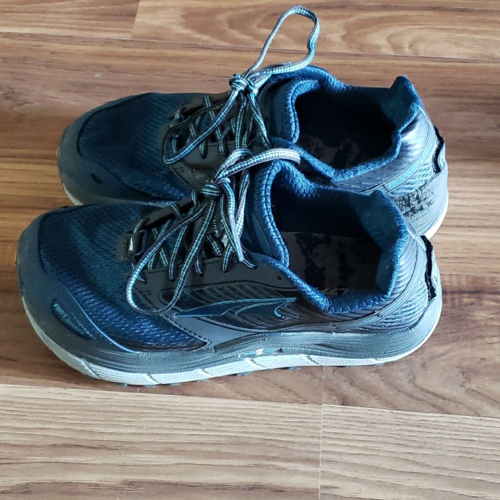 Altra Olympus 2.5 running/trail US Women's size 7